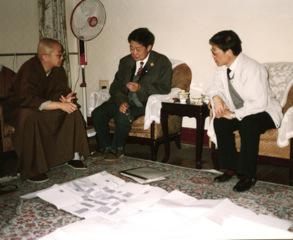師父與羅哲文先生(中)黃克忠先生(右)分享有關中國古建木結構之學問